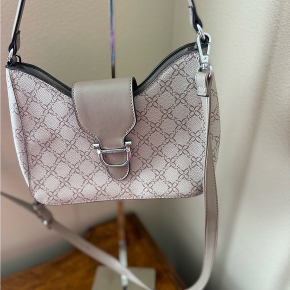 Elegant Nine West Taupe Crossbody in Signature NW LOGO Like New! - Picture 12 of 14